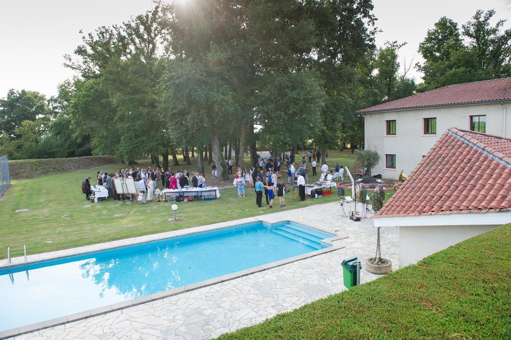 Aliotel Cazères-sur-lʼAdour Exterior foto