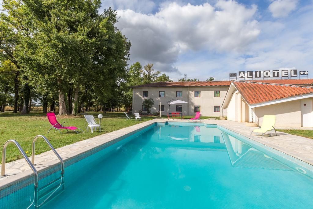 Aliotel Cazères-sur-lʼAdour Exterior foto